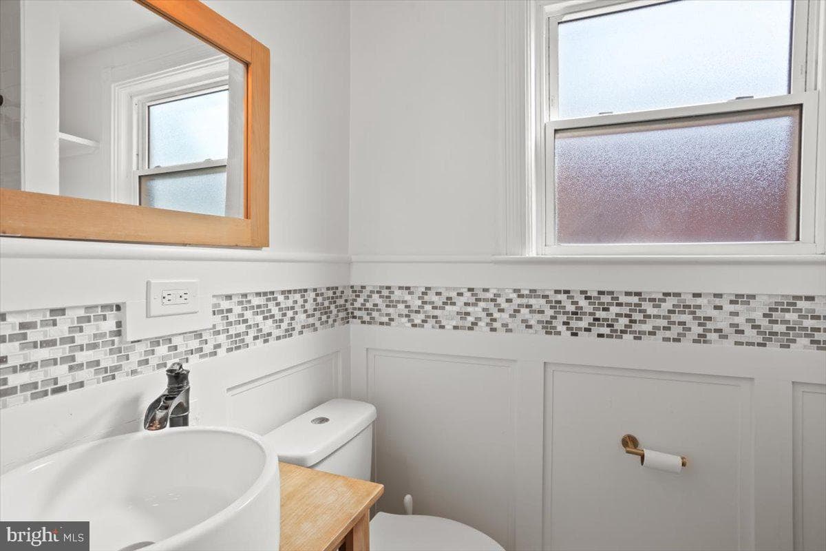 238 E Clay Street photo 23
