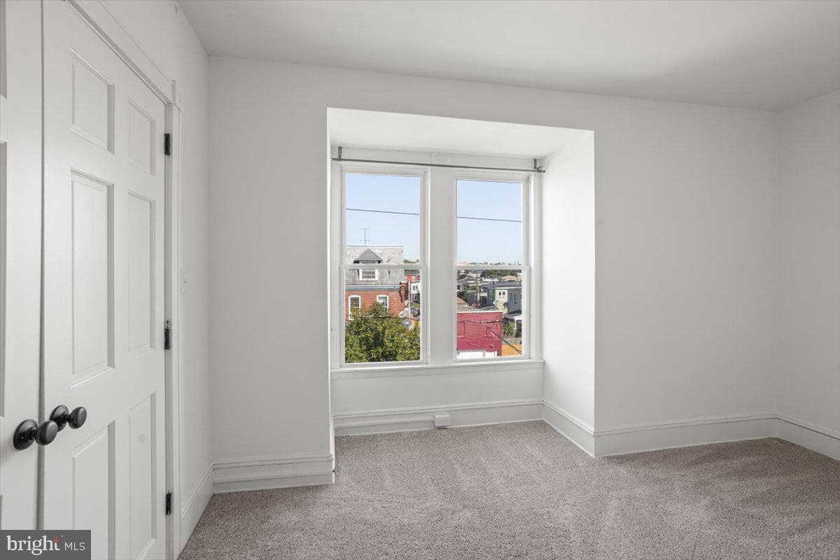 238 E Clay Street photo 33
