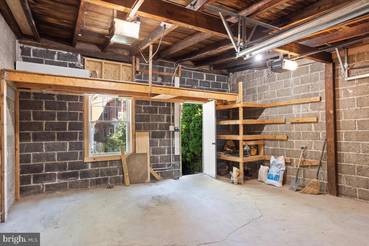 238 E Clay Street photo 37
