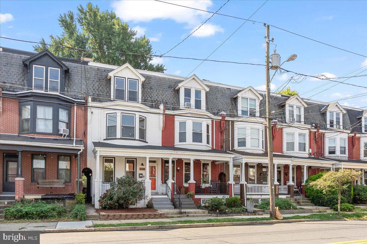 238 E Clay Street photo 4