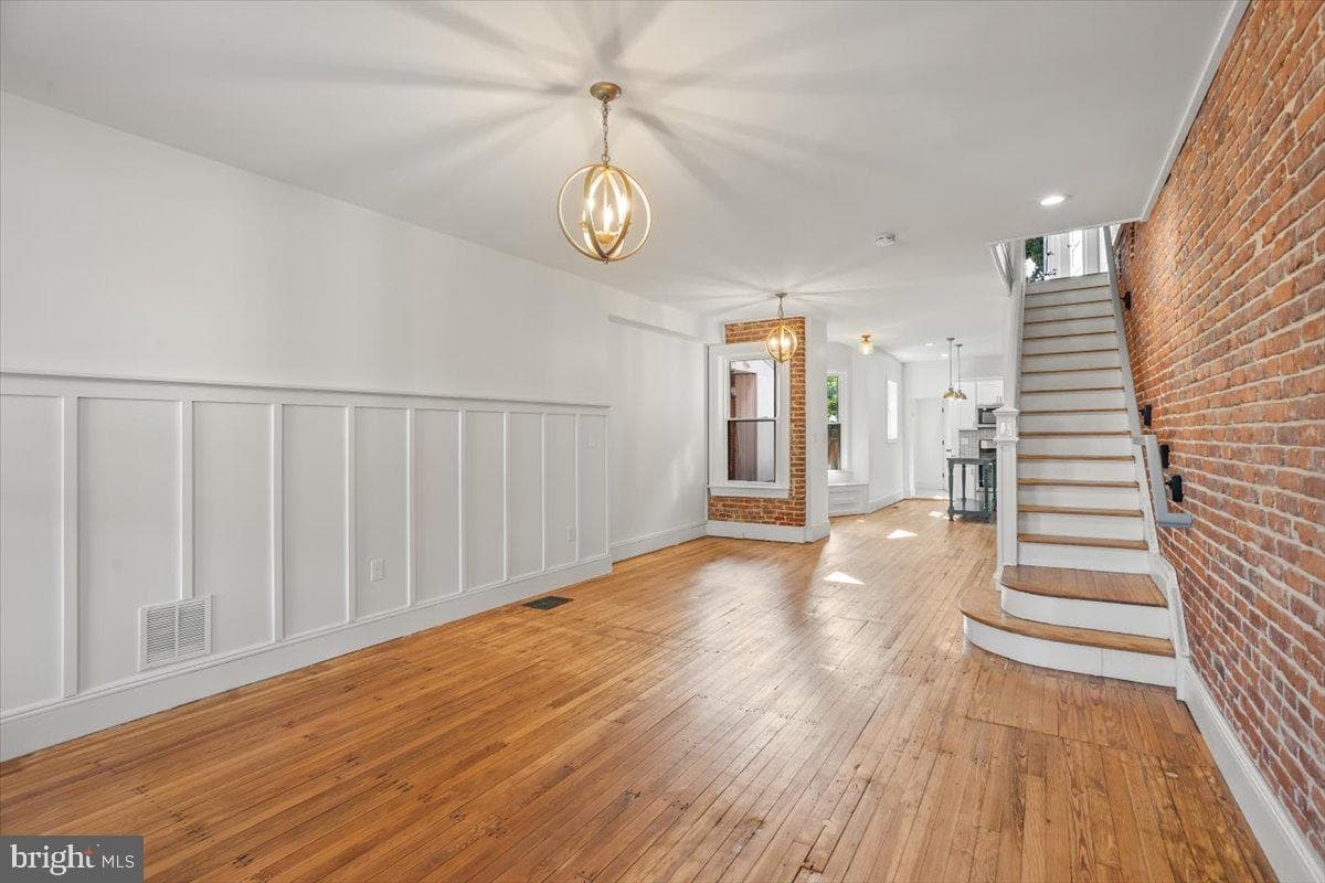 238 E Clay Street photo 6