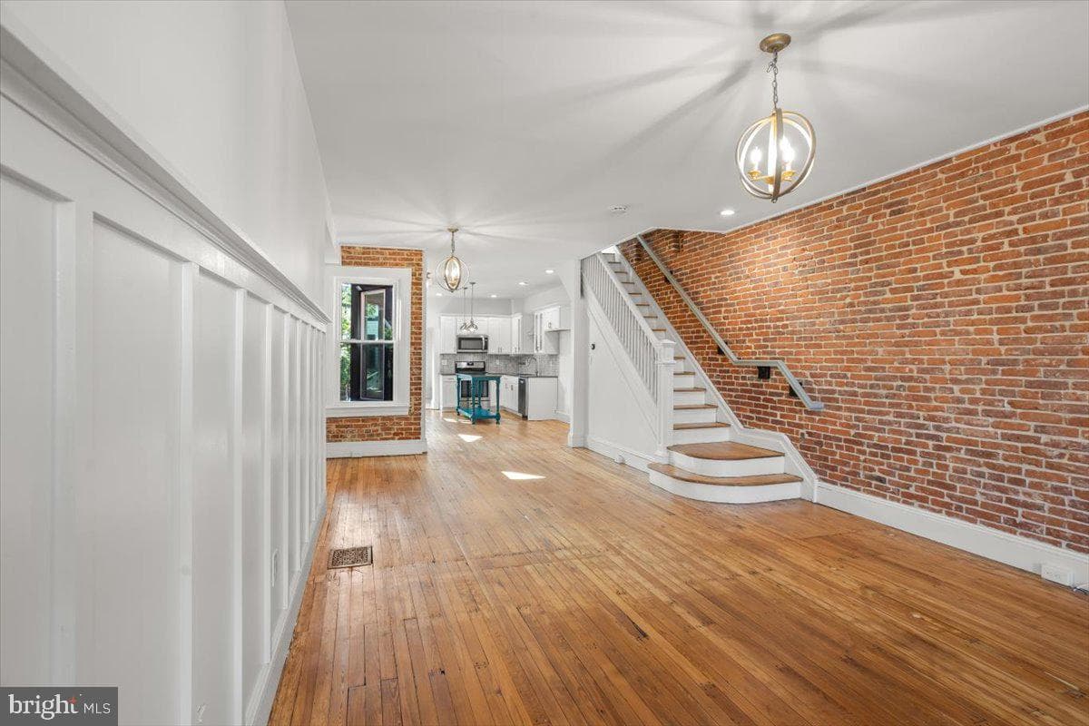 238 E Clay Street photo 7