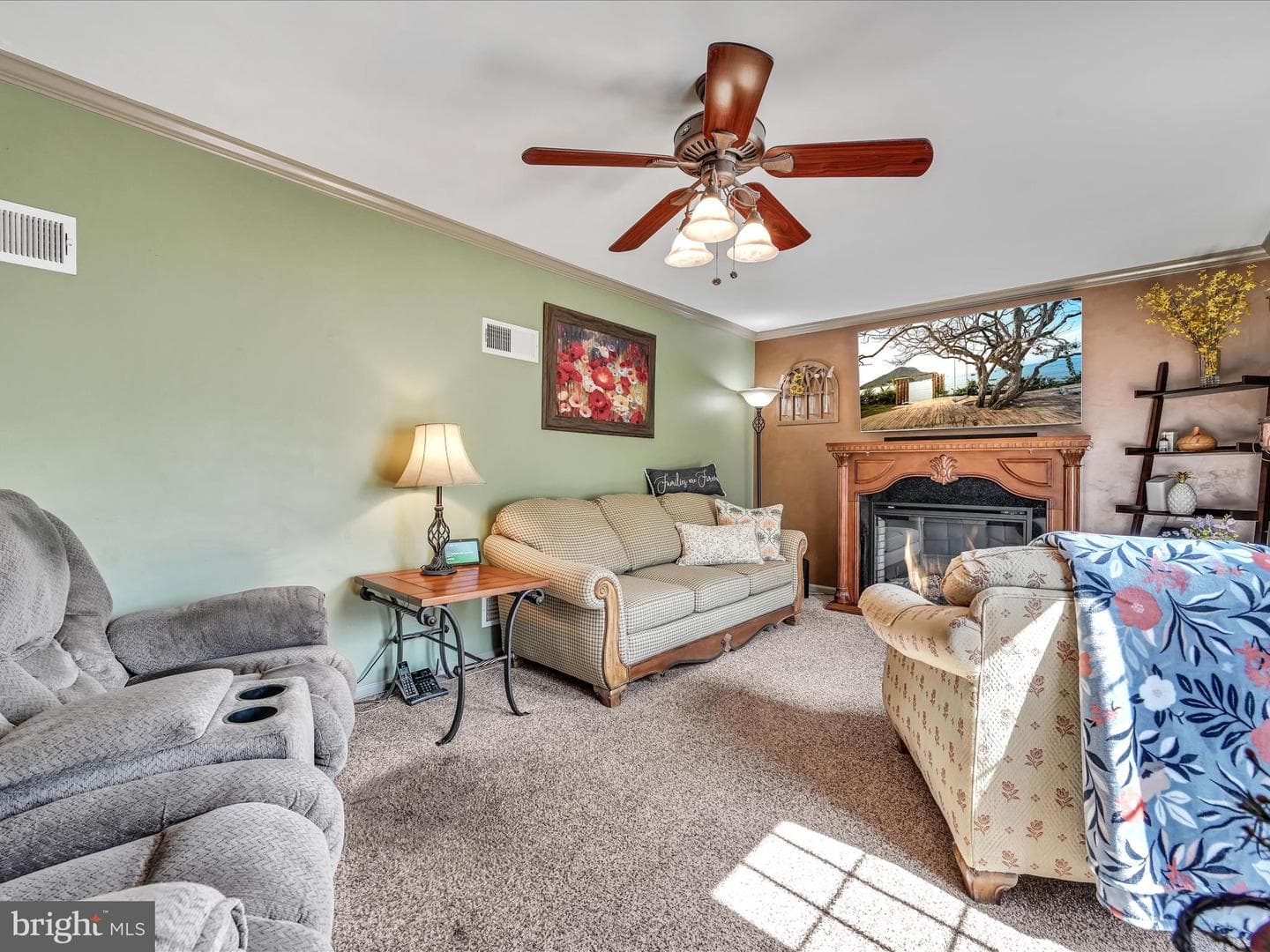 16 Greenleaf Lane photo 14
