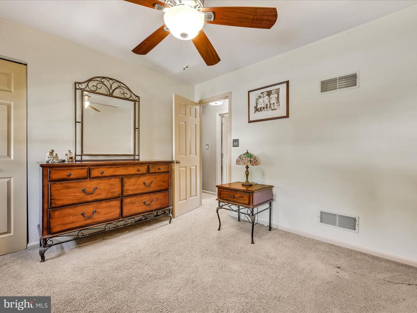 16 Greenleaf Lane photo 22
