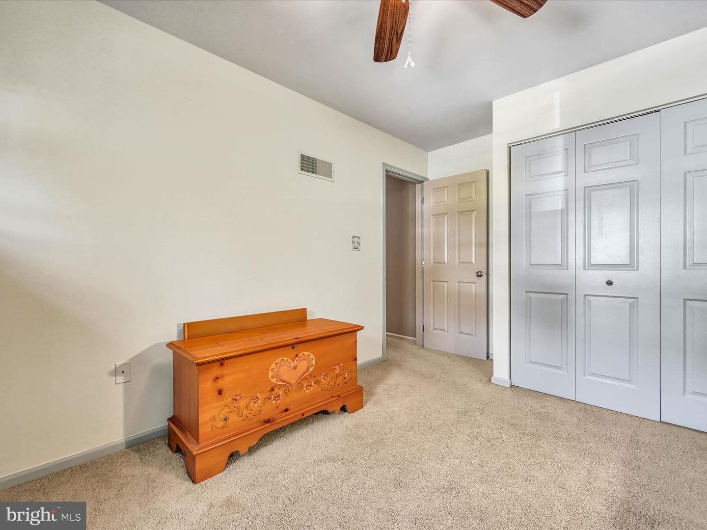 16 Greenleaf Lane photo 26
