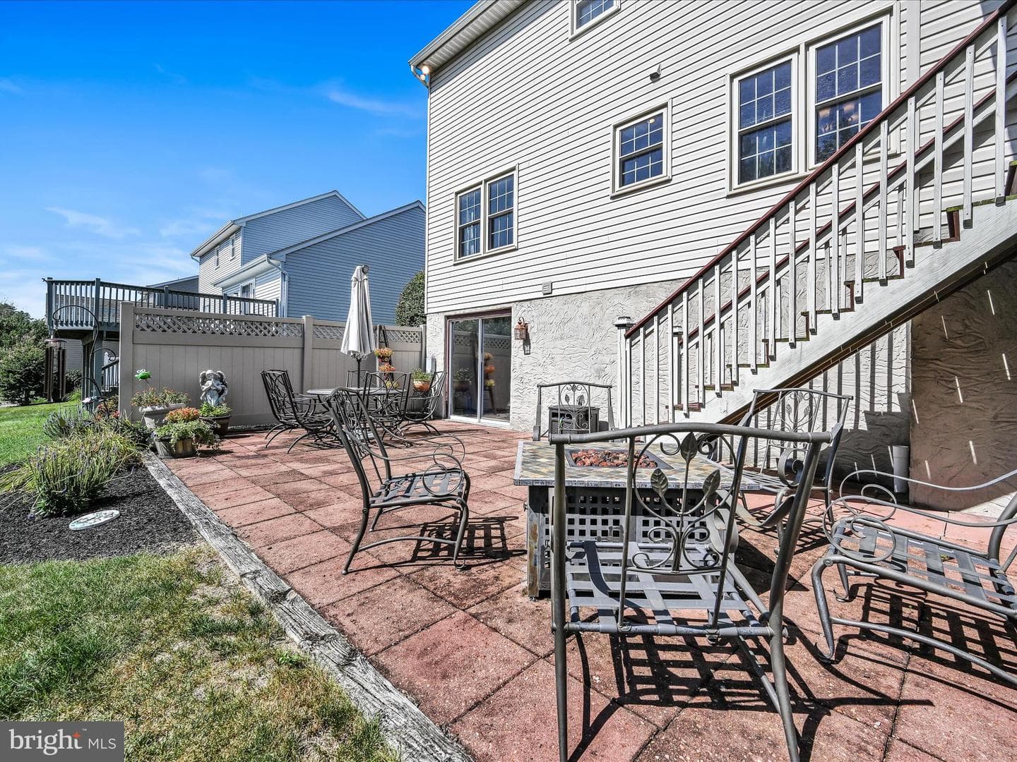 16 Greenleaf Lane photo 34