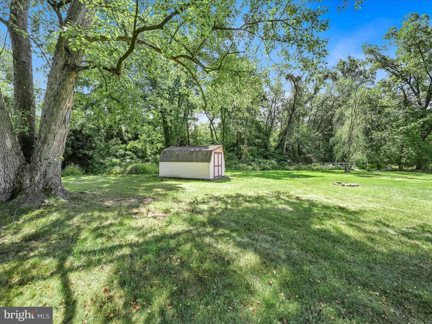 16 Greenleaf Lane photo 37