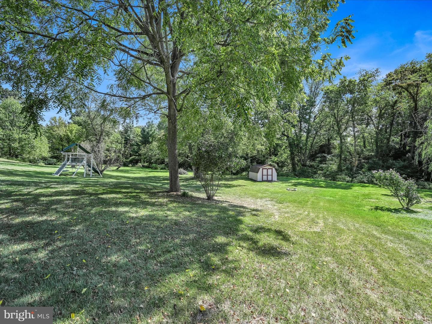 16 Greenleaf Lane photo 39