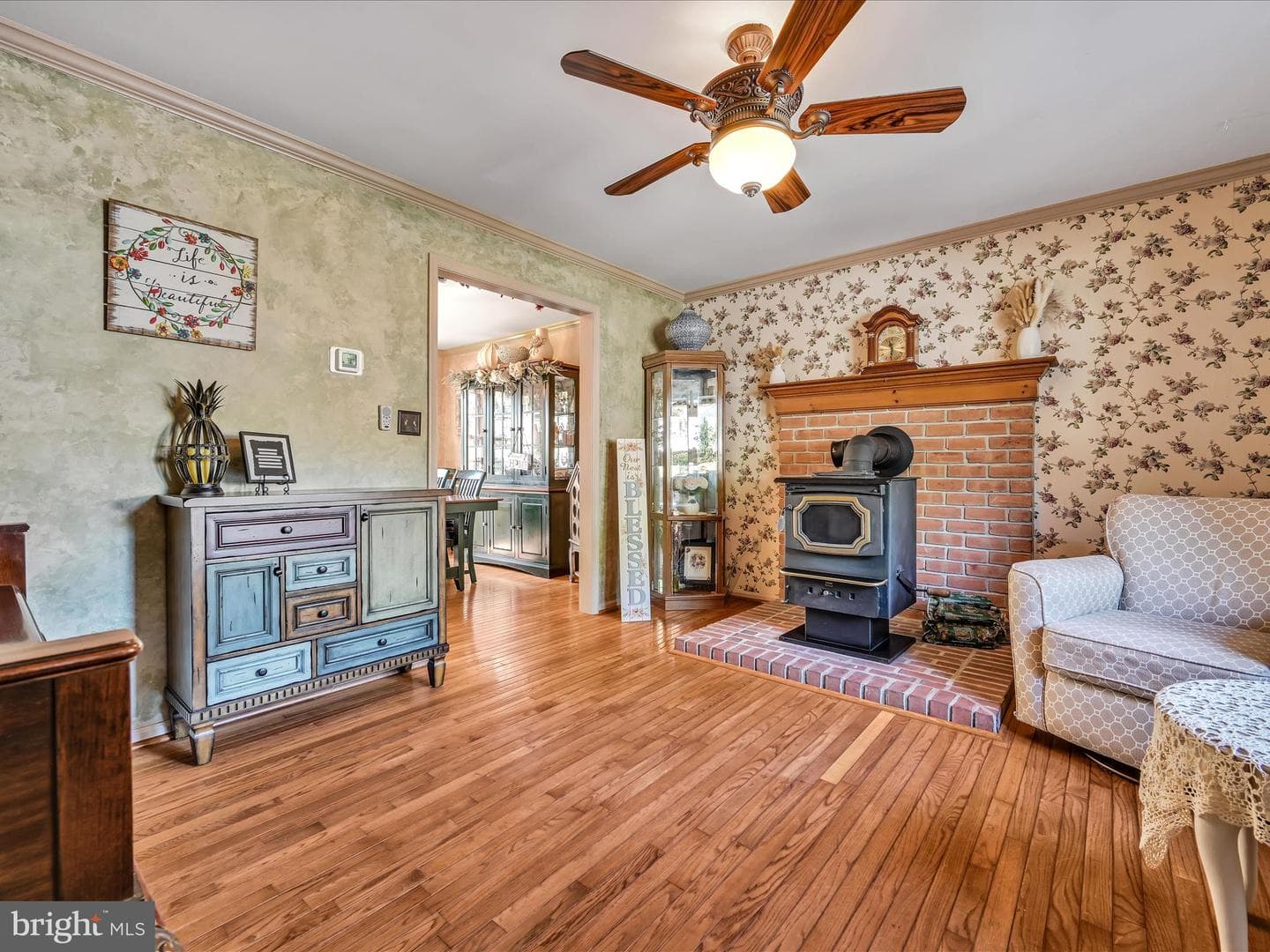 16 Greenleaf Lane photo 4