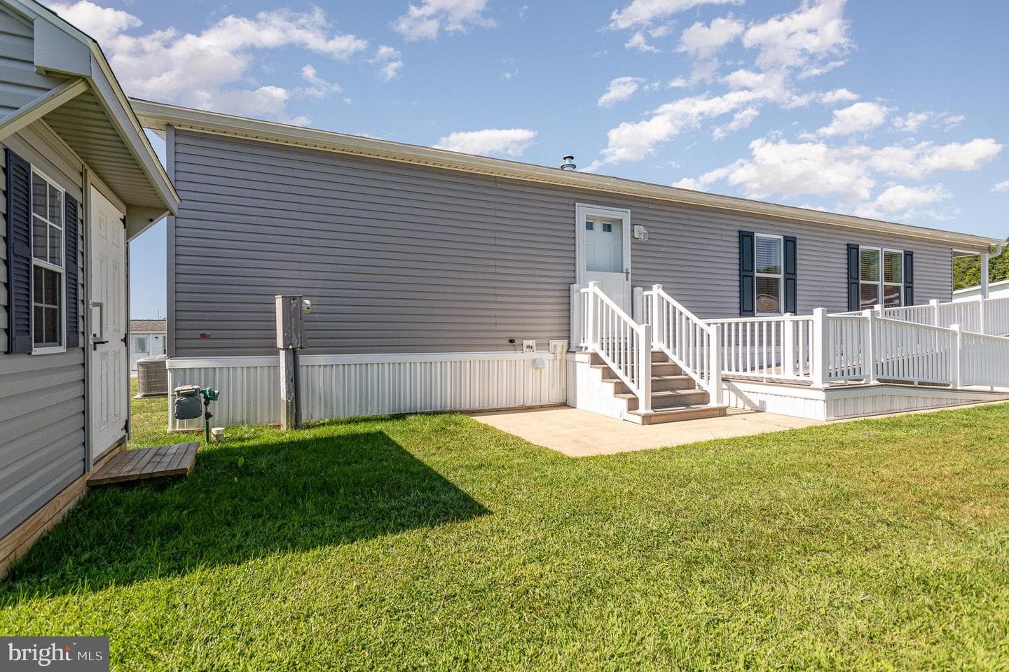 907 Dogwood Street photo 29
