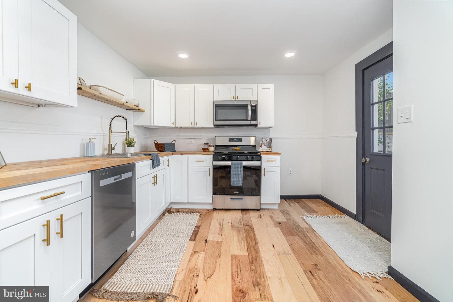 130 N Franklin Street photo 11
