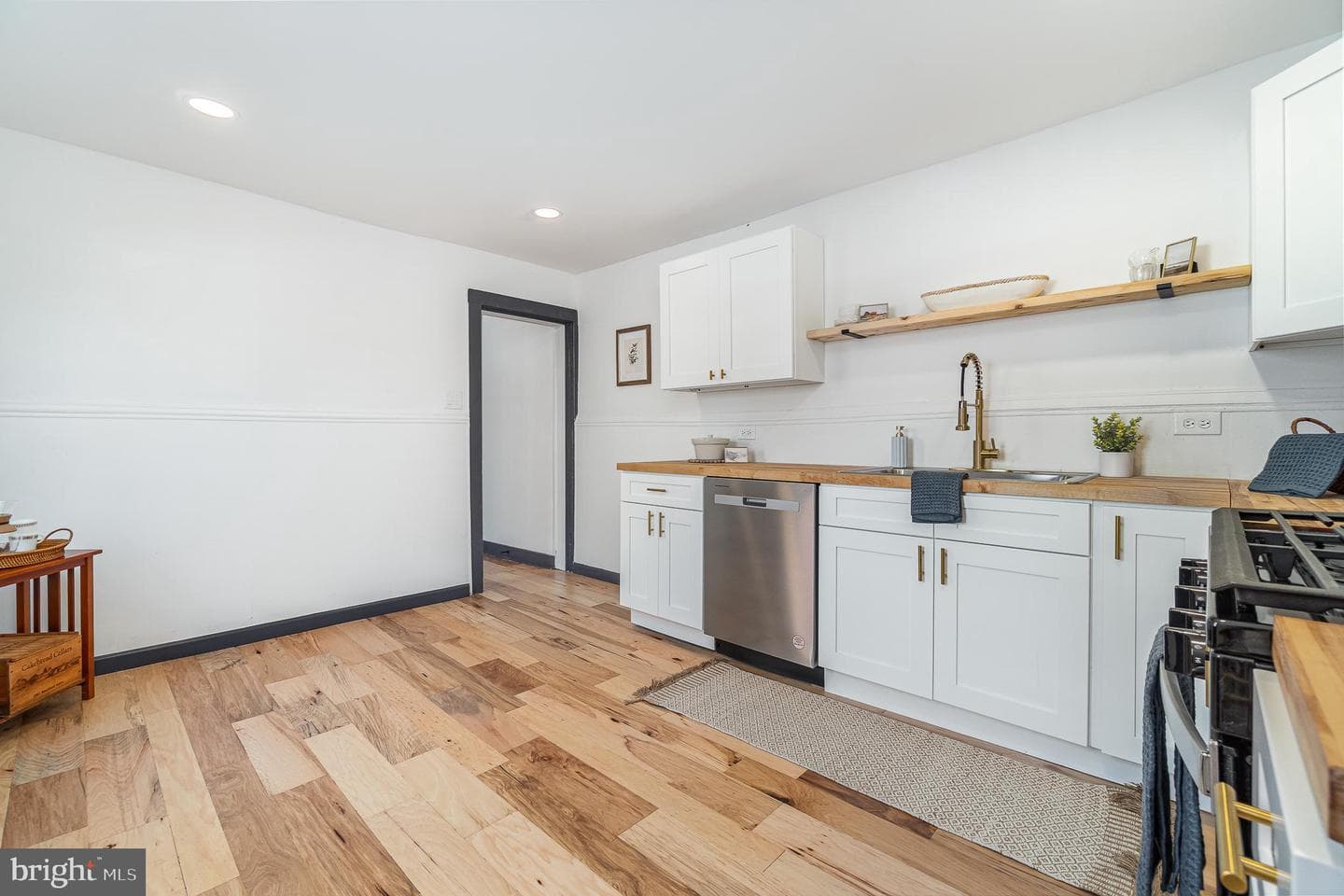 130 N Franklin Street photo 12