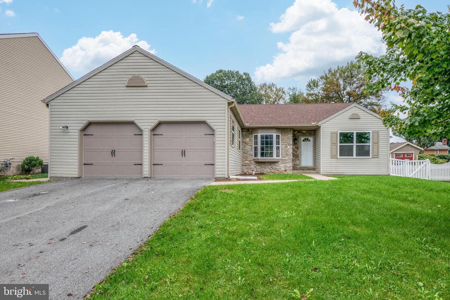 3964 Birchwood Lane photo 1