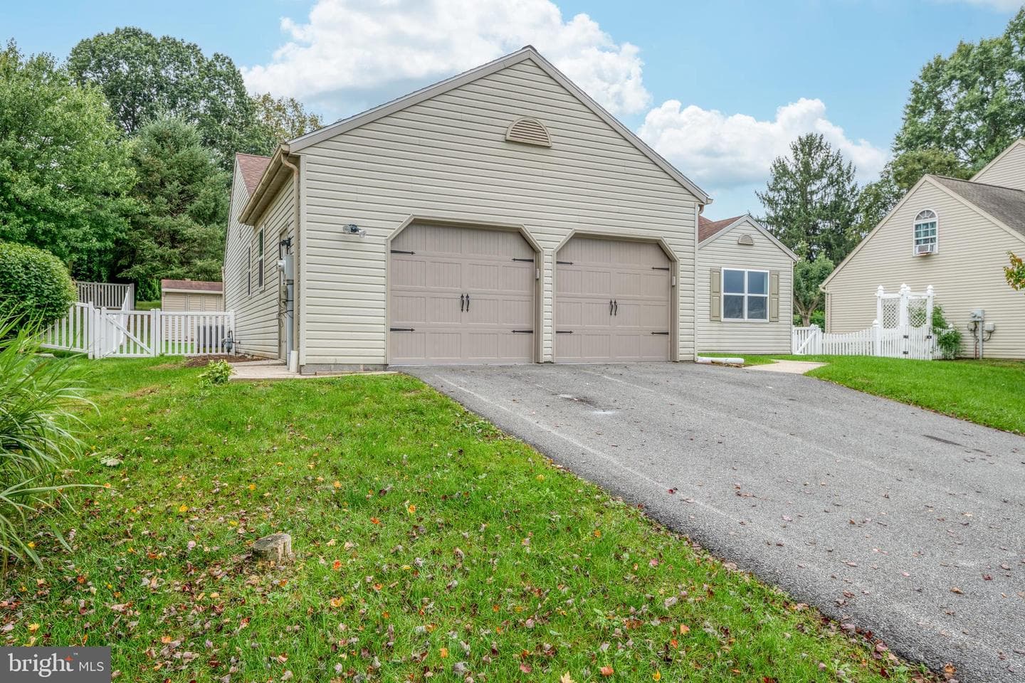 3964 Birchwood Lane photo 3