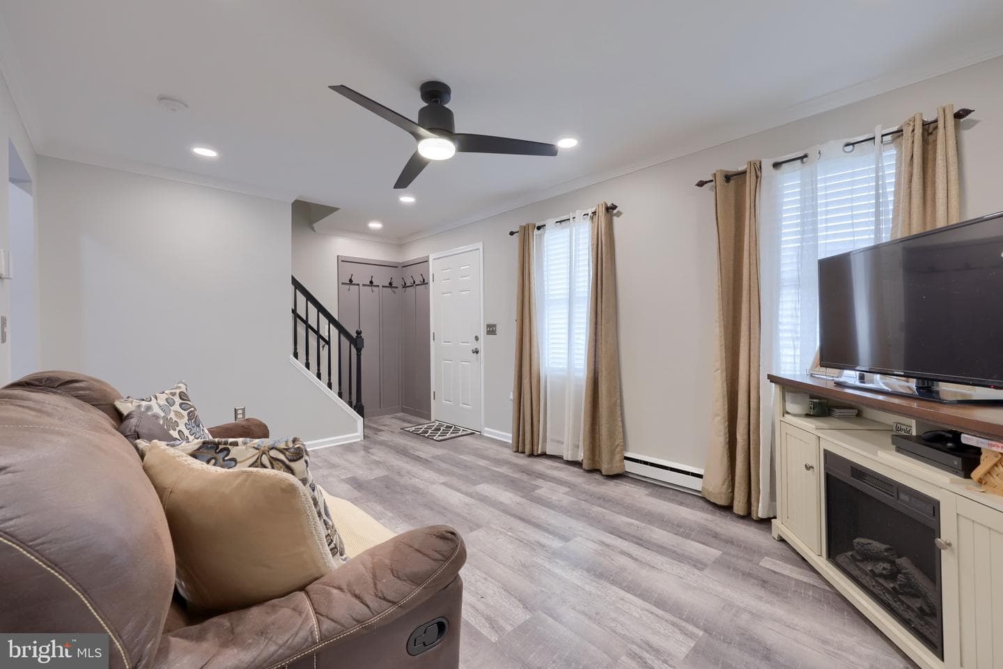112 Ashley Drive photo 5