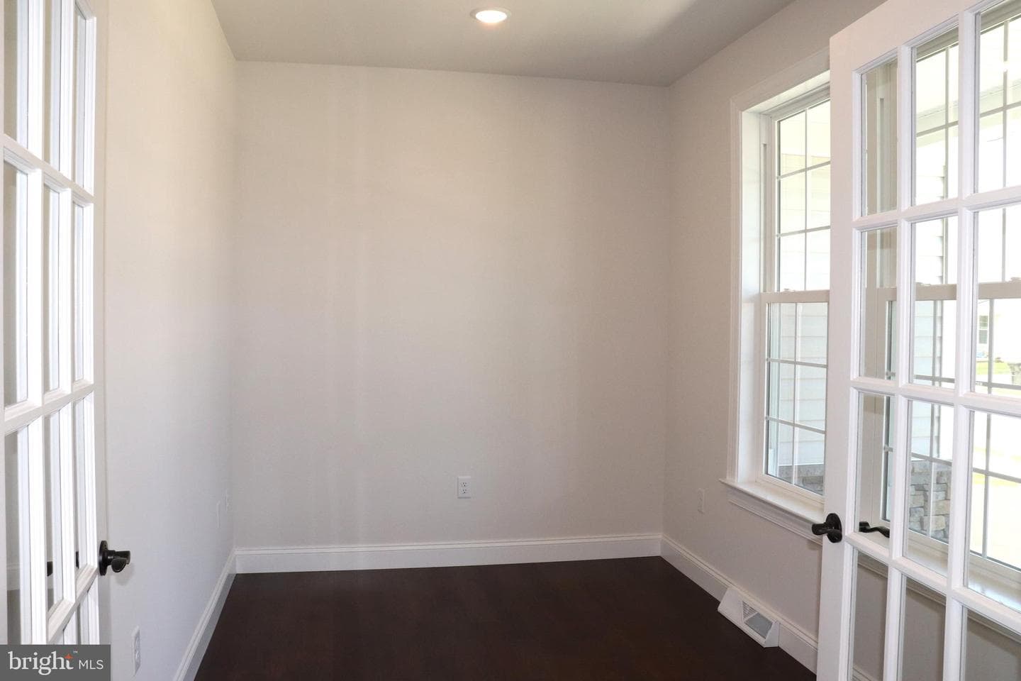 1029 Strafford Place #55 photo 5