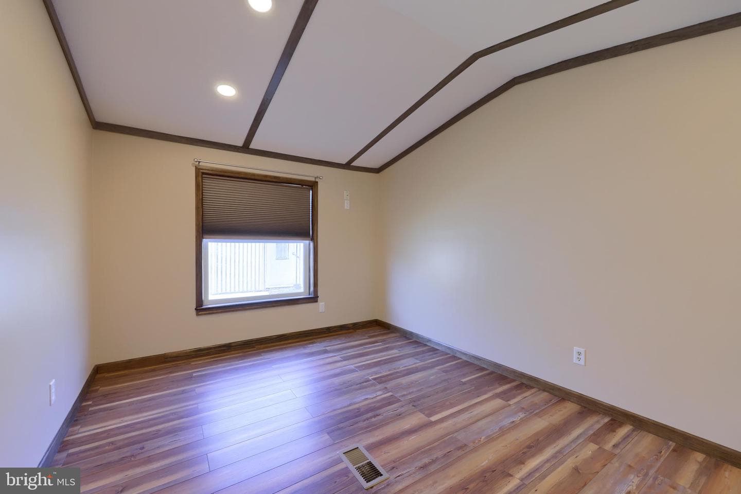 22 Circle Drive photo 4