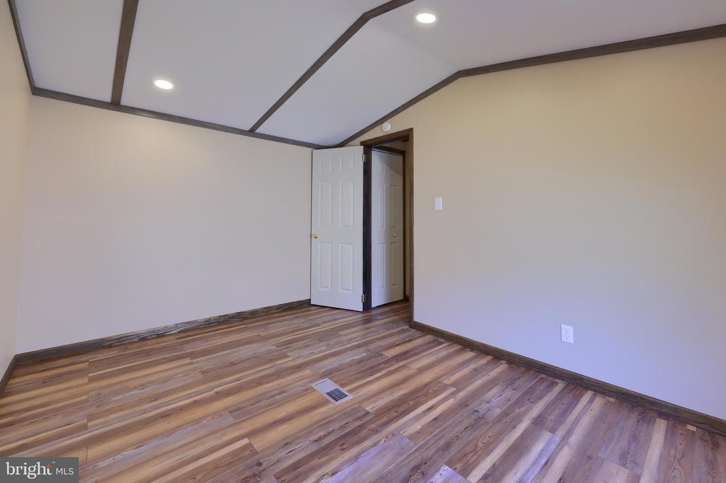 22 Circle Drive photo 5