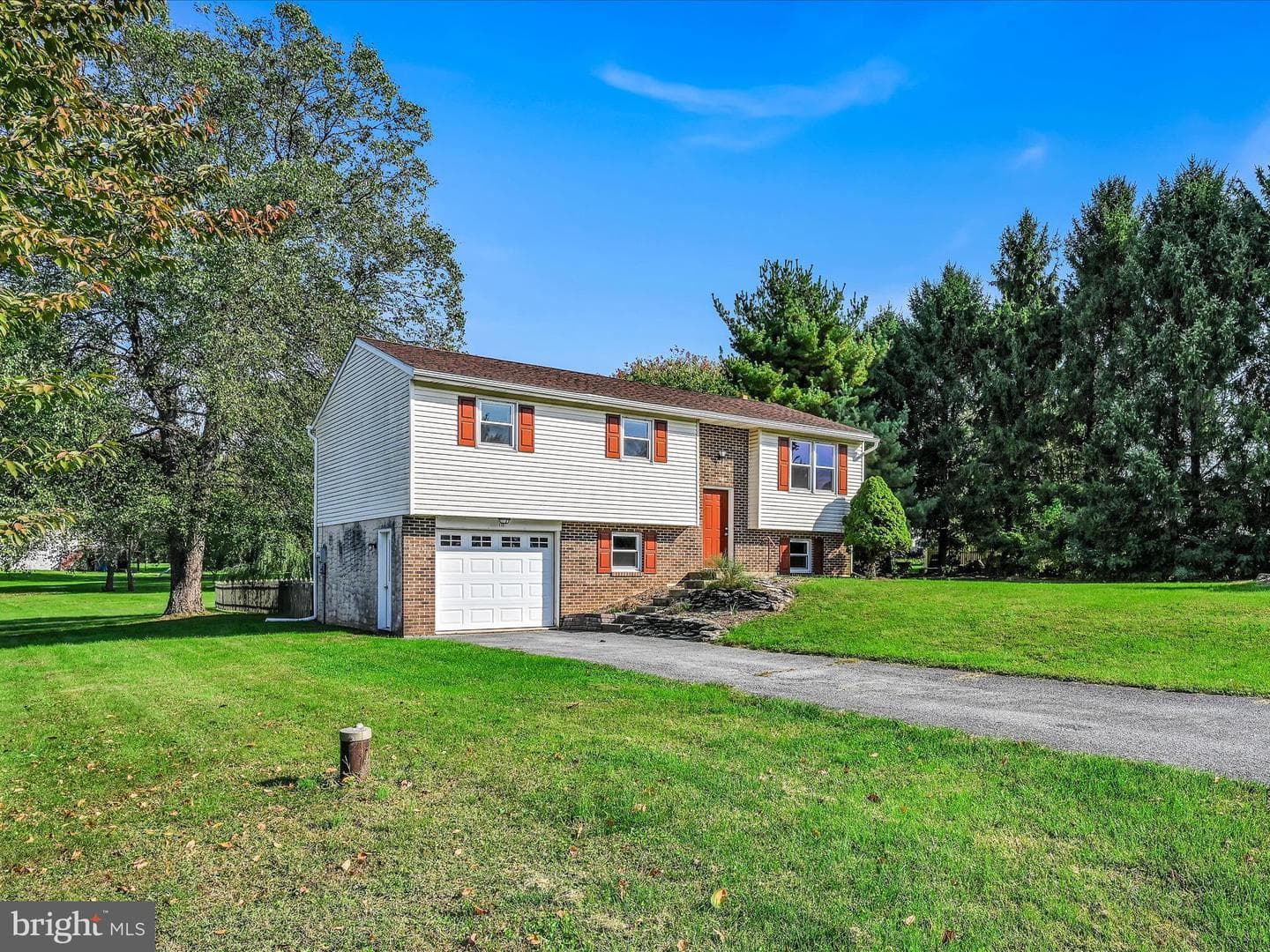 110 Den Mar Drive photo 3