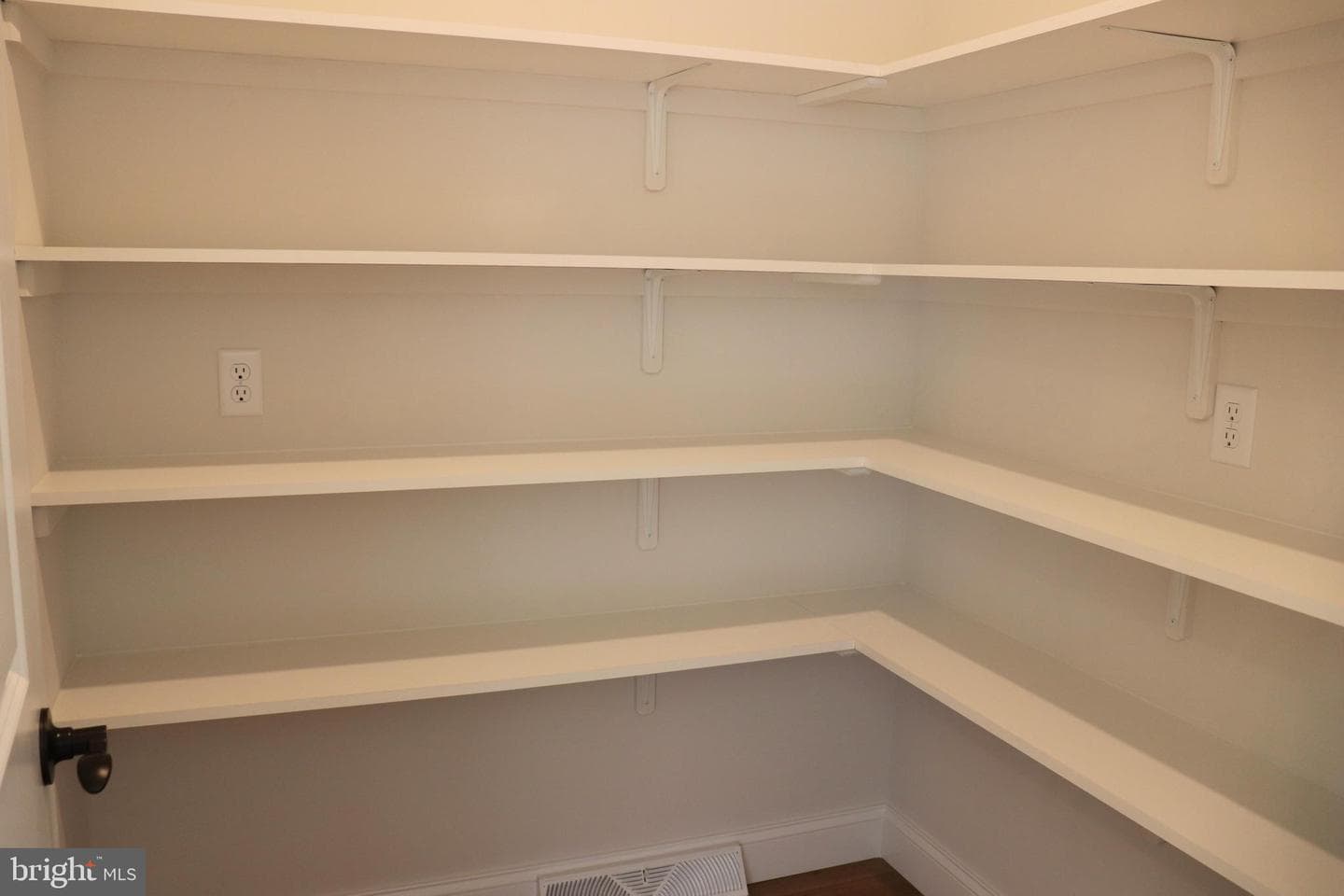 1025 Strafford Place #56 photo 17