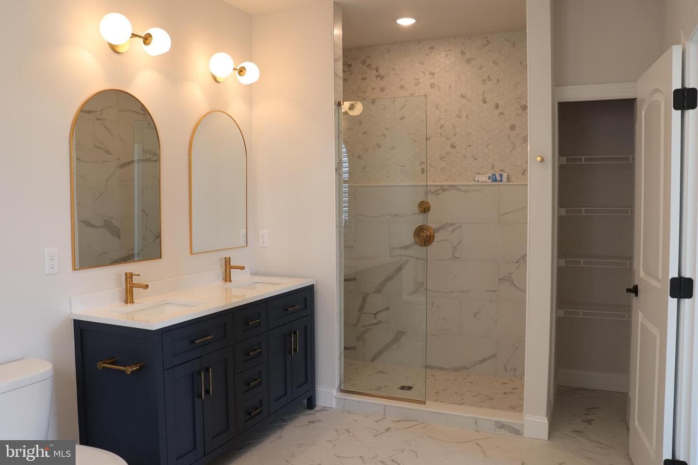 1025 Strafford Place #56 photo 27