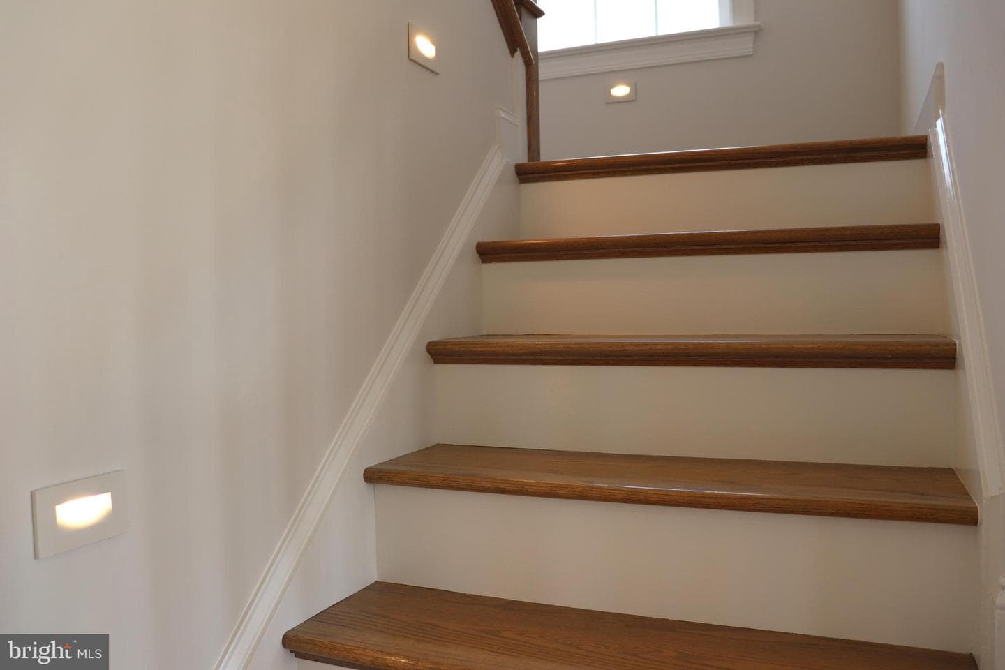 1025 Strafford Place #56 photo 4