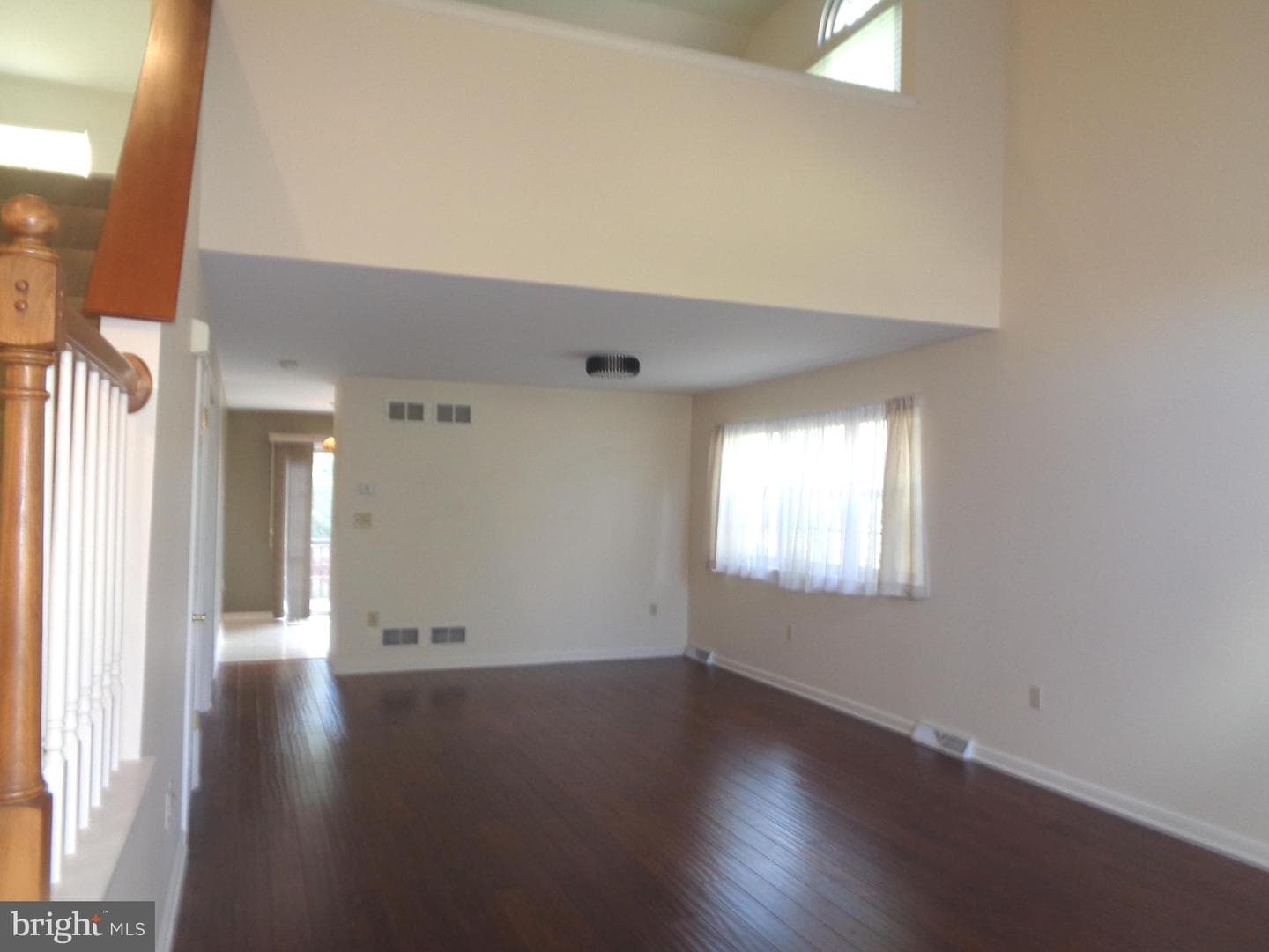 142 Langley Square photo 4