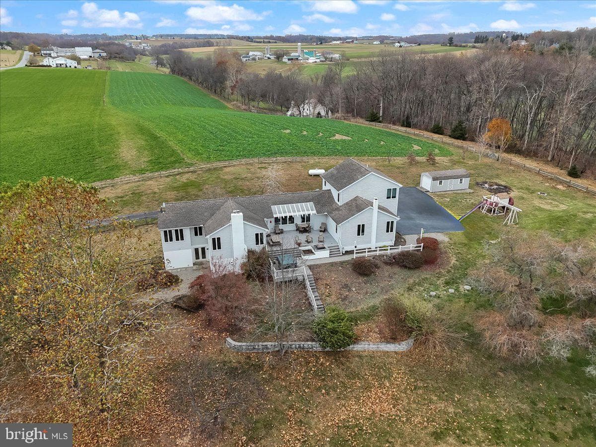 376 Cooper Drive photo 2