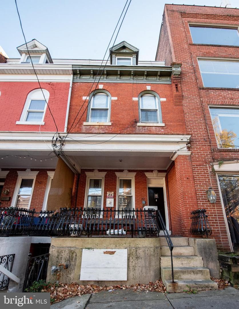 332 W King Street