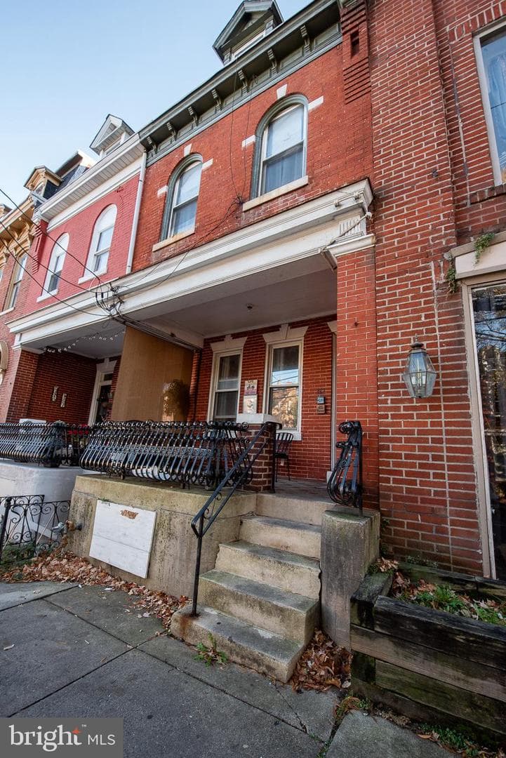 332 W King Street photo 3