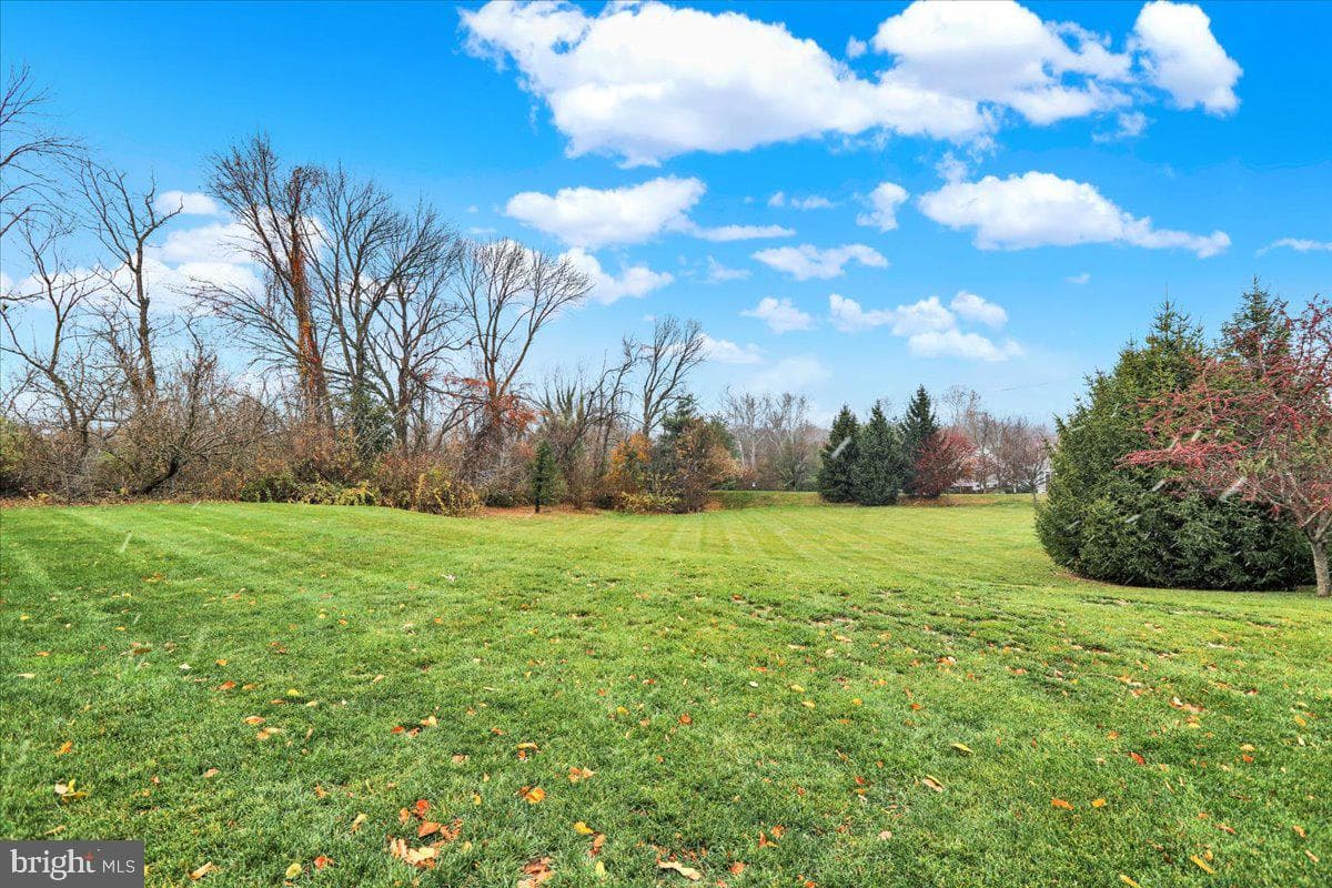 215 Steepbank Road photo 37