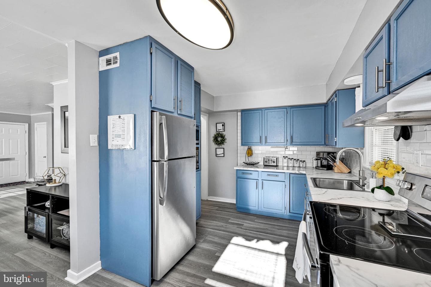 241 Euclid Avenue photo 6