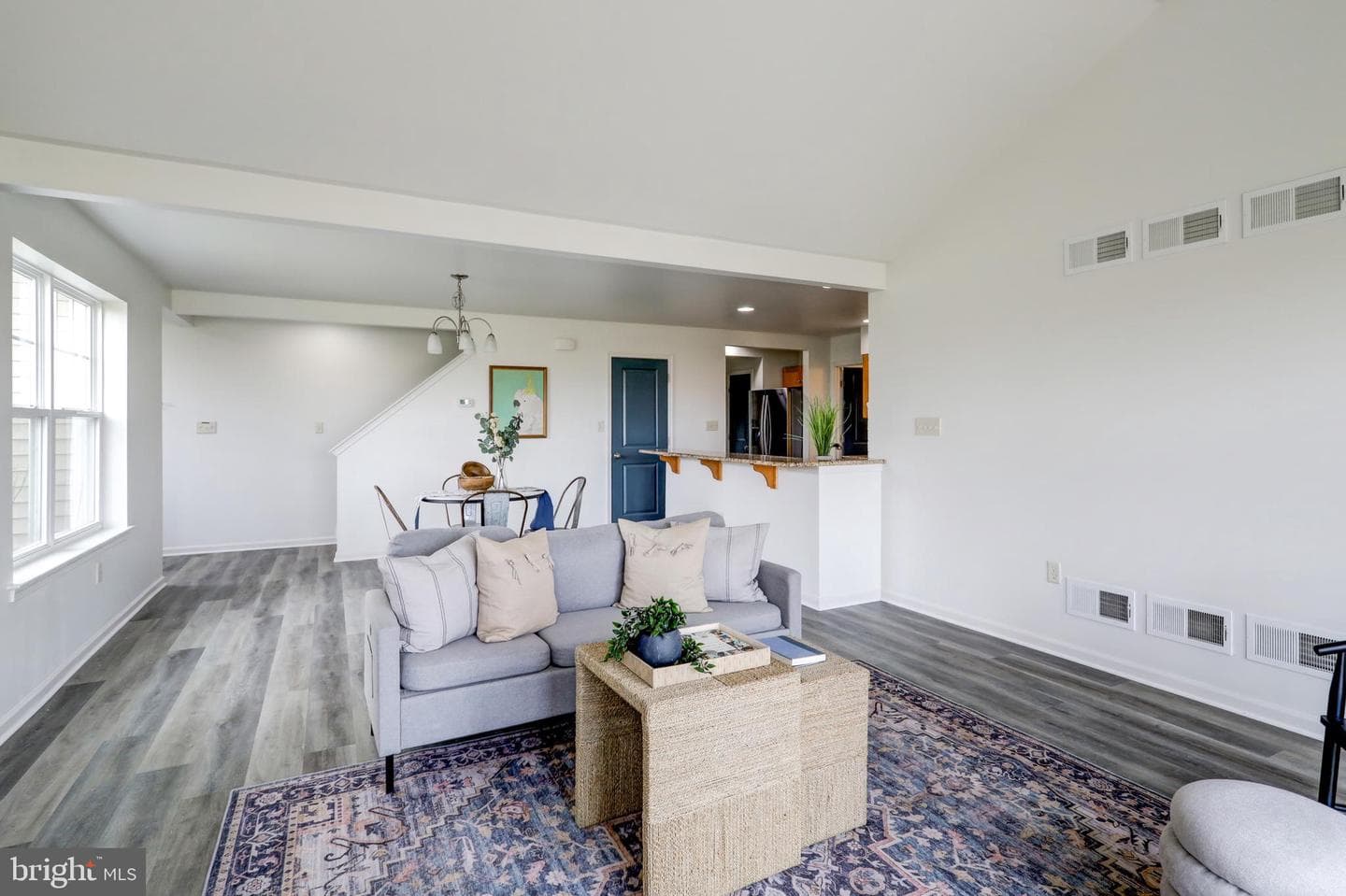 413 Pratt Circle photo 4