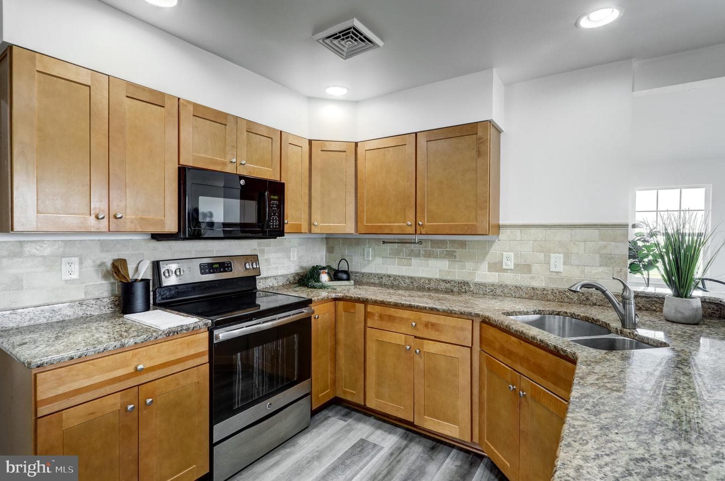 413 Pratt Circle photo 8