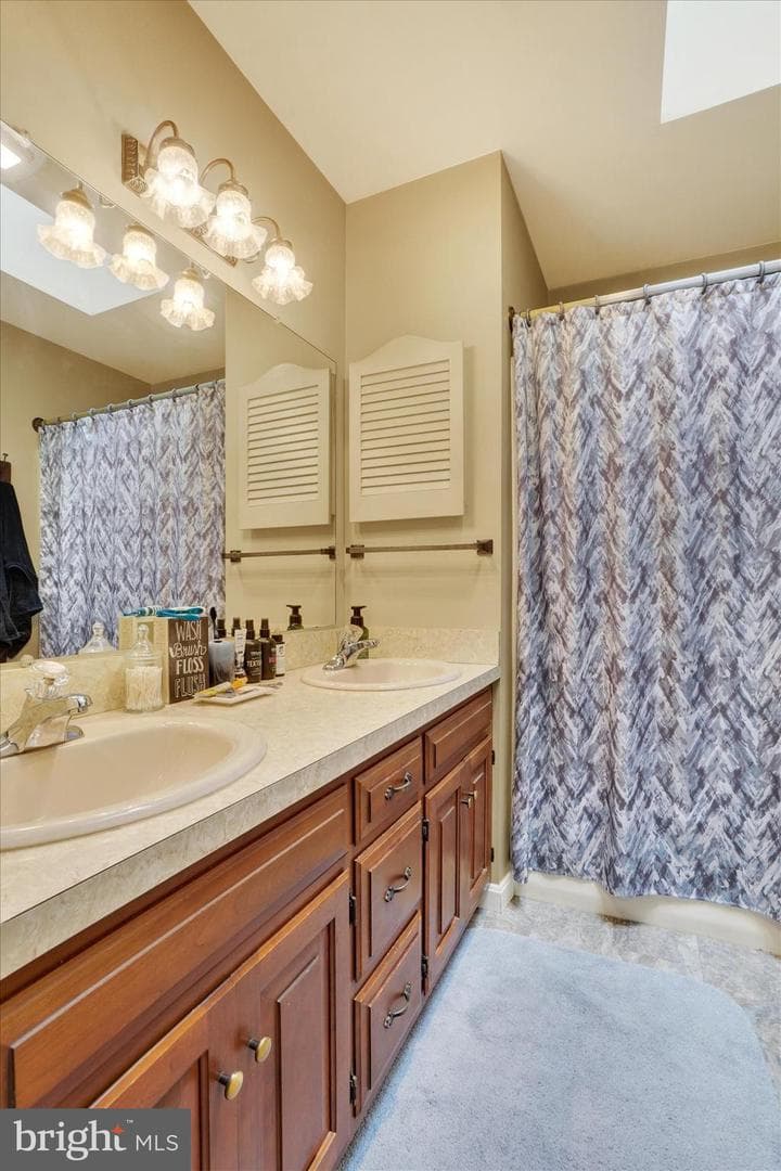 1313 Crown Vetch Drive photo 17