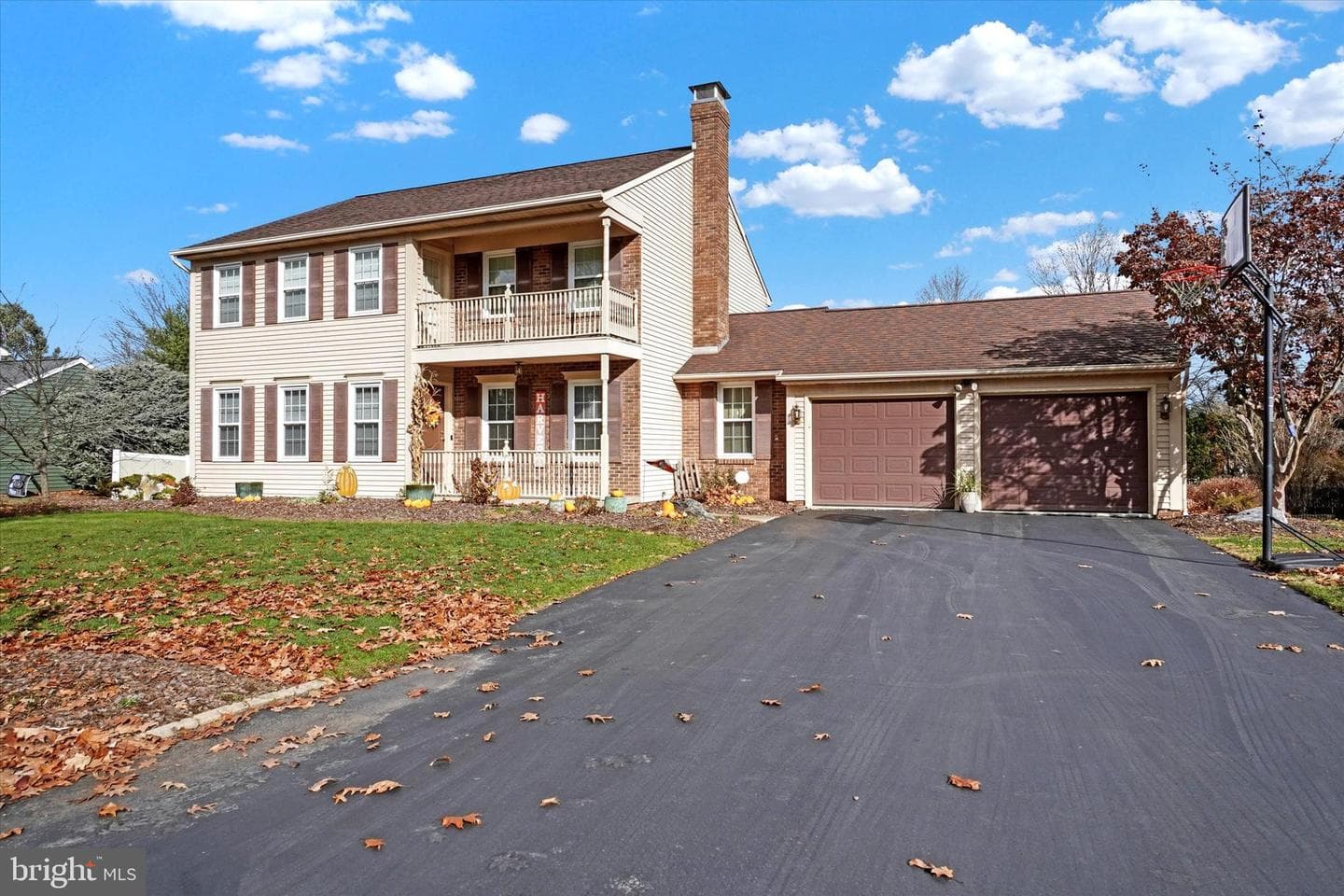 1313 Crown Vetch Drive photo 2