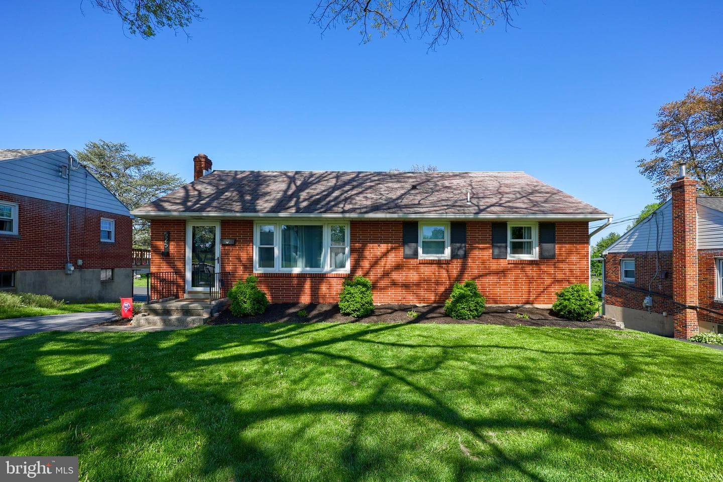 525 Highlawn Avenue photo 1