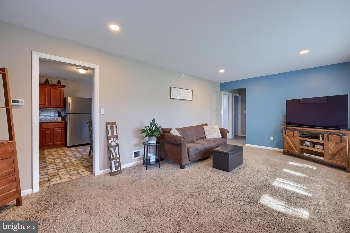 525 Highlawn Avenue photo 10