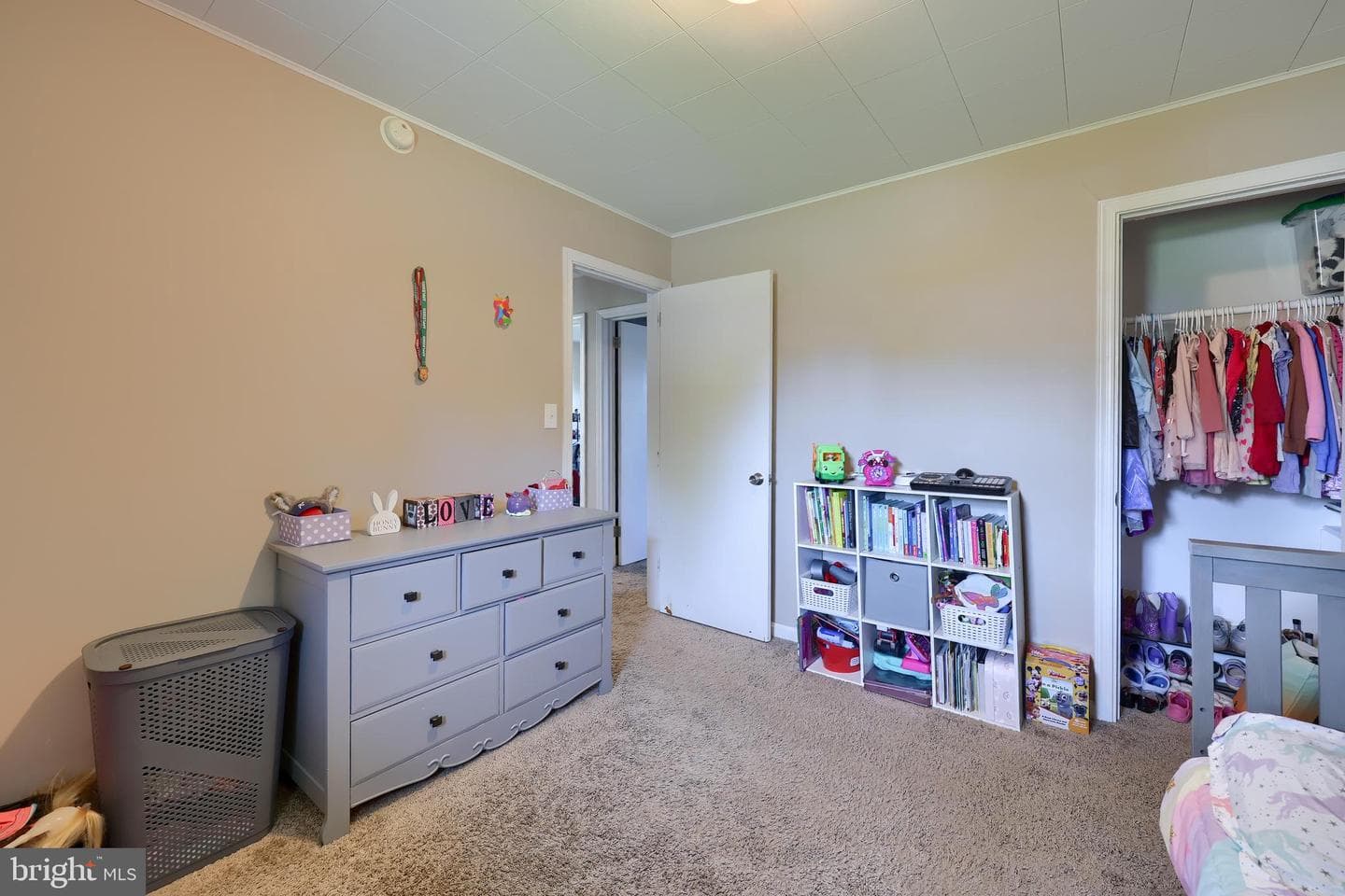 525 Highlawn Avenue photo 18