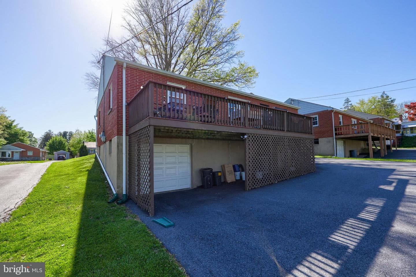 525 Highlawn Avenue photo 27