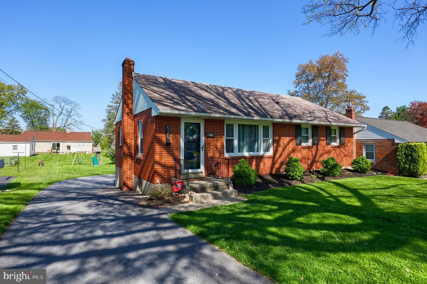 525 Highlawn Avenue photo 3
