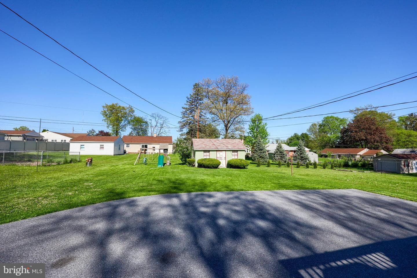 525 Highlawn Avenue photo 31