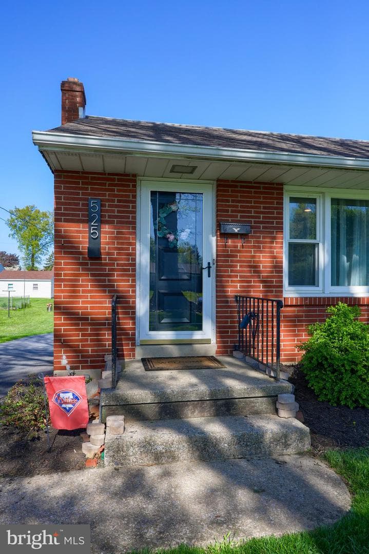 525 Highlawn Avenue photo 5