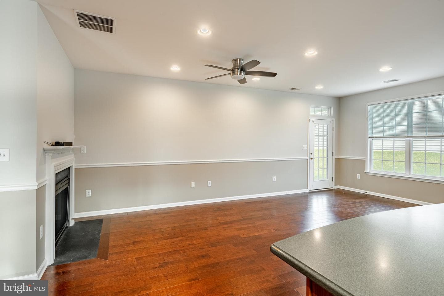 657 Thoreau Drive photo 12