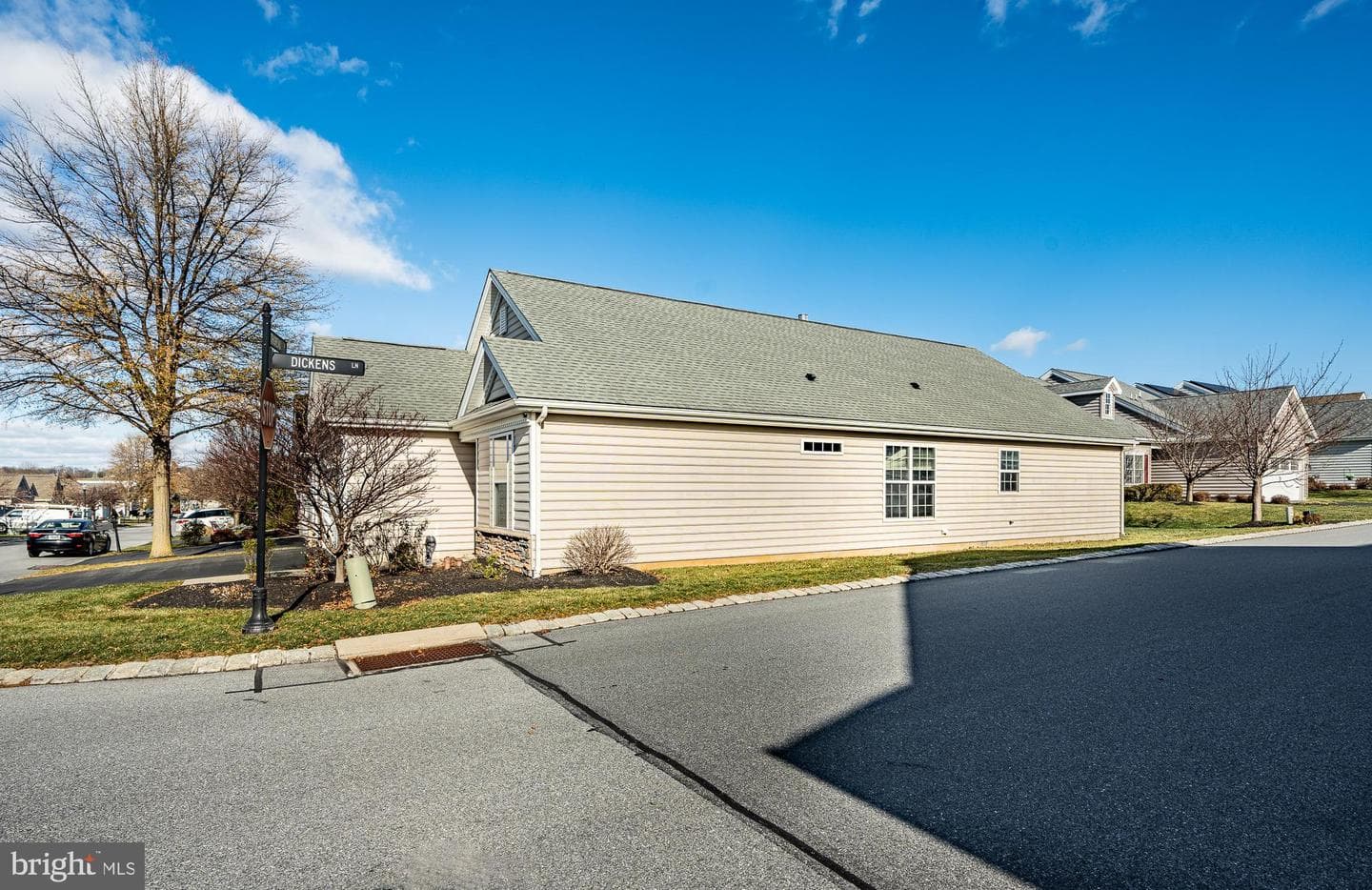 657 Thoreau Drive photo 30