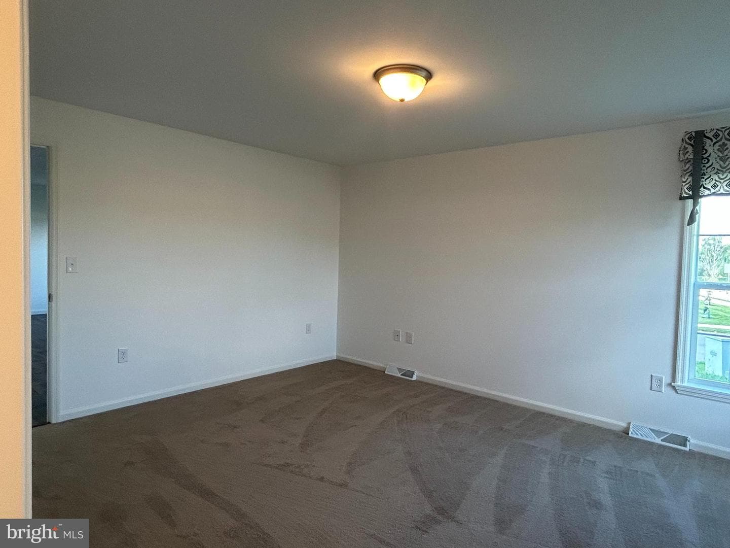 466 Eastwood Lane photo 11