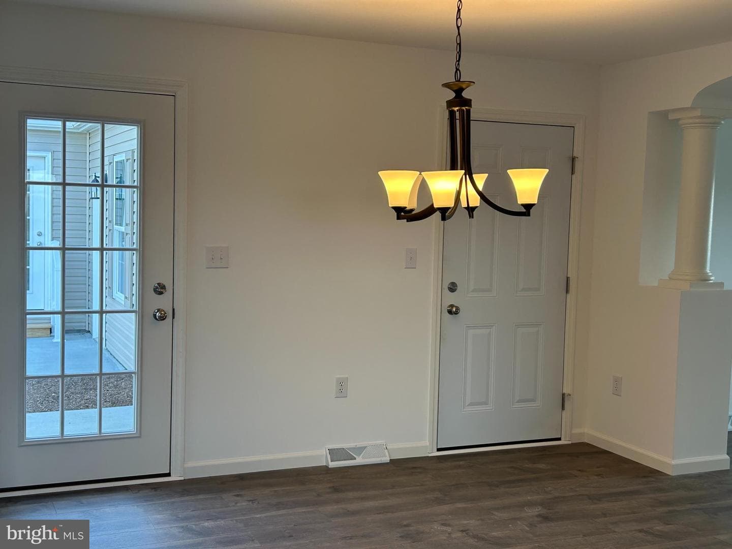 466 Eastwood Lane photo 8