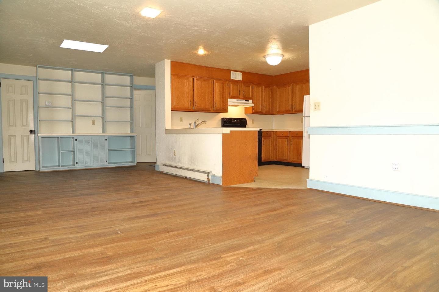 611 E College Avenue photo 13