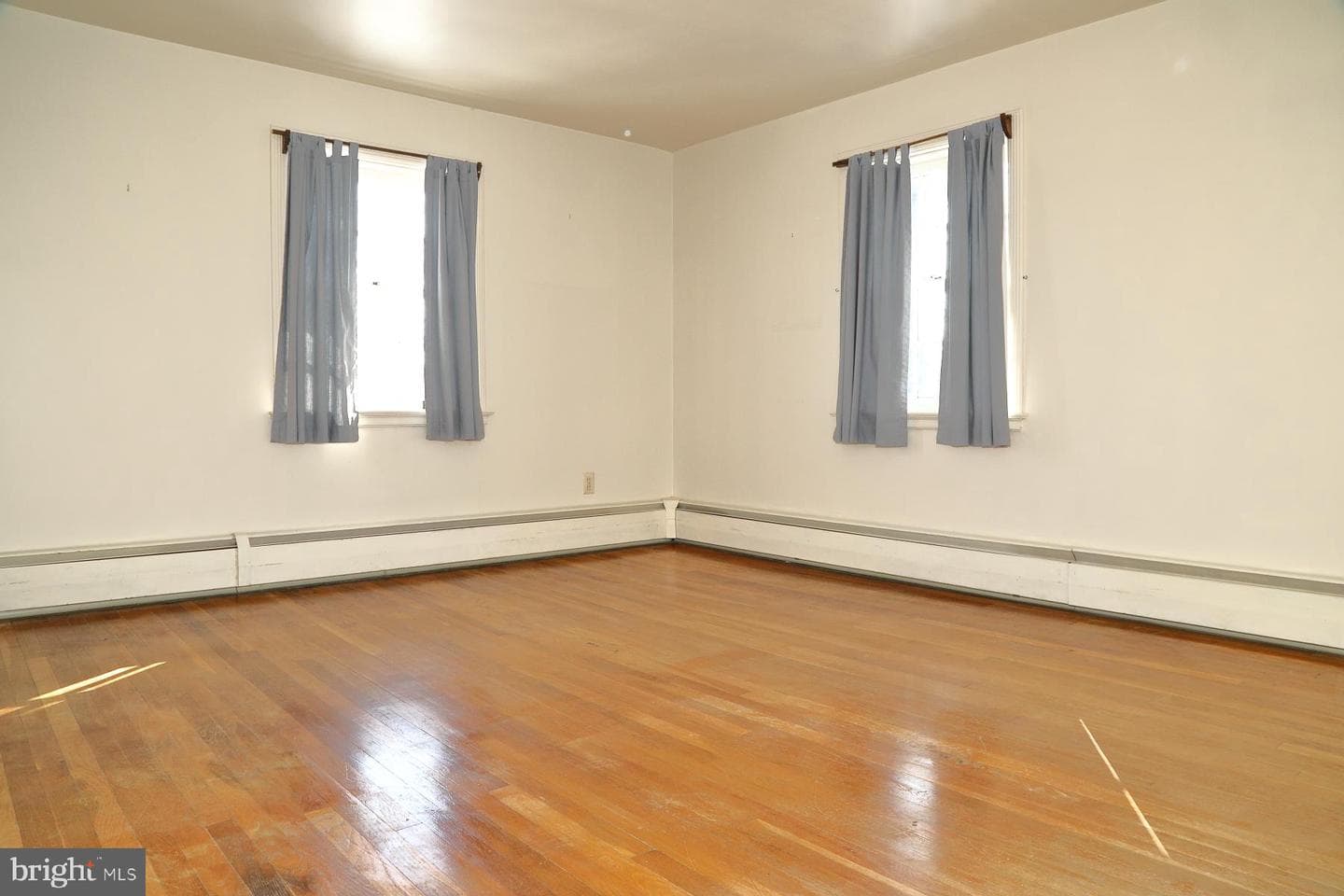611 E College Avenue photo 27