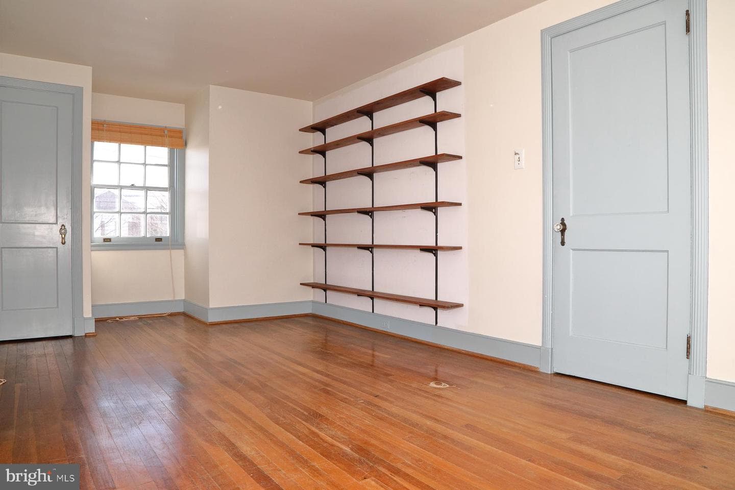 611 E College Avenue photo 31